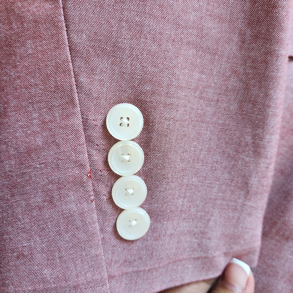 Suit - Picture 7 of 8